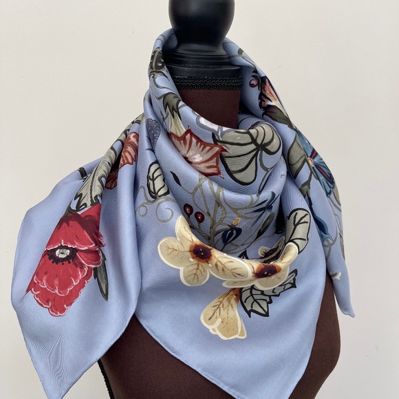 New Gucci Scarf Flora Print Kris Knight Blue Silk Wrap with Gucci Gift Box - Picture 14 of 16